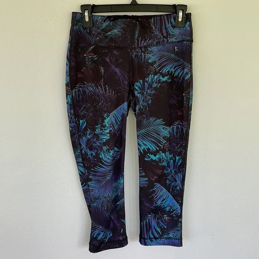 Danskin Now DriMore black purple tropical print cropped workout leggings size XS